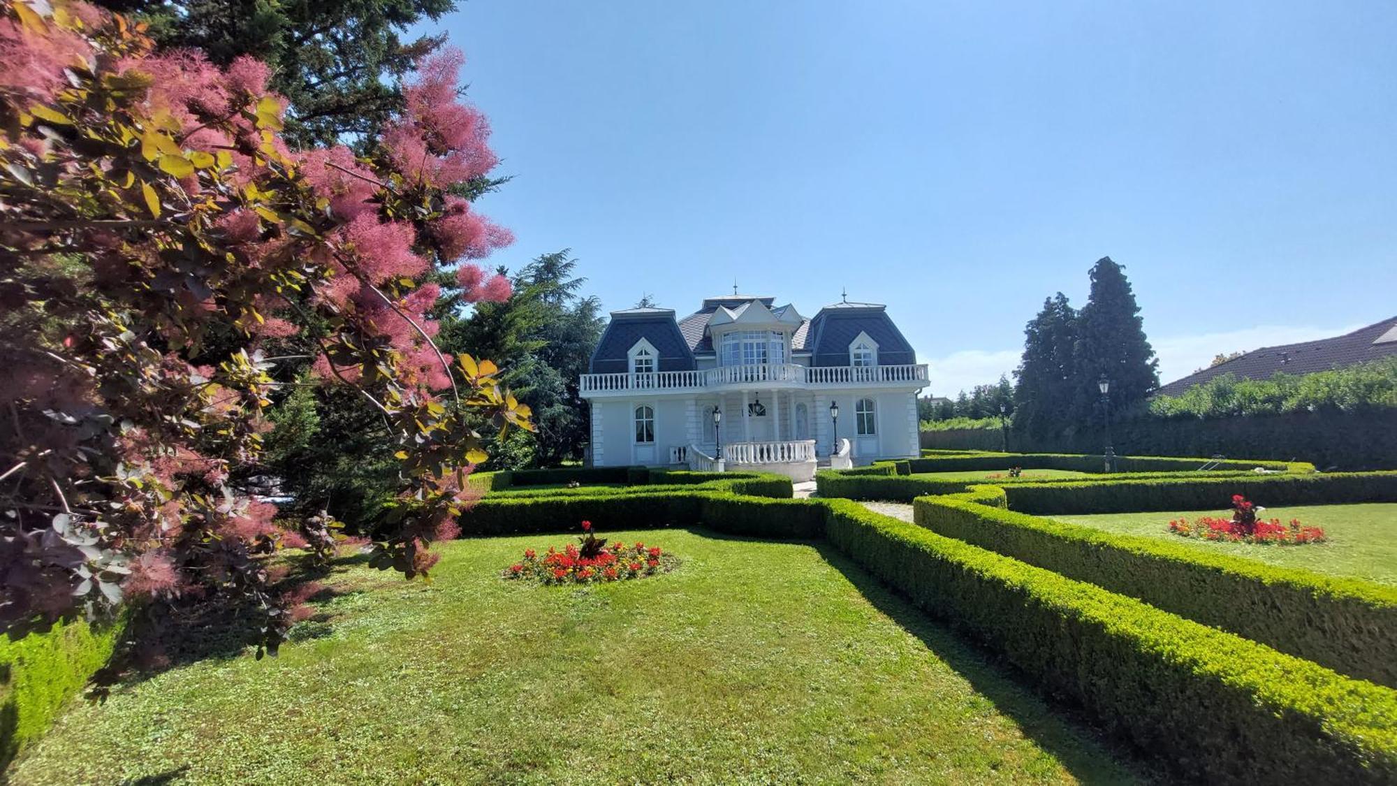 Appartement Castle Garden *** à Szombathely Extérieur photo