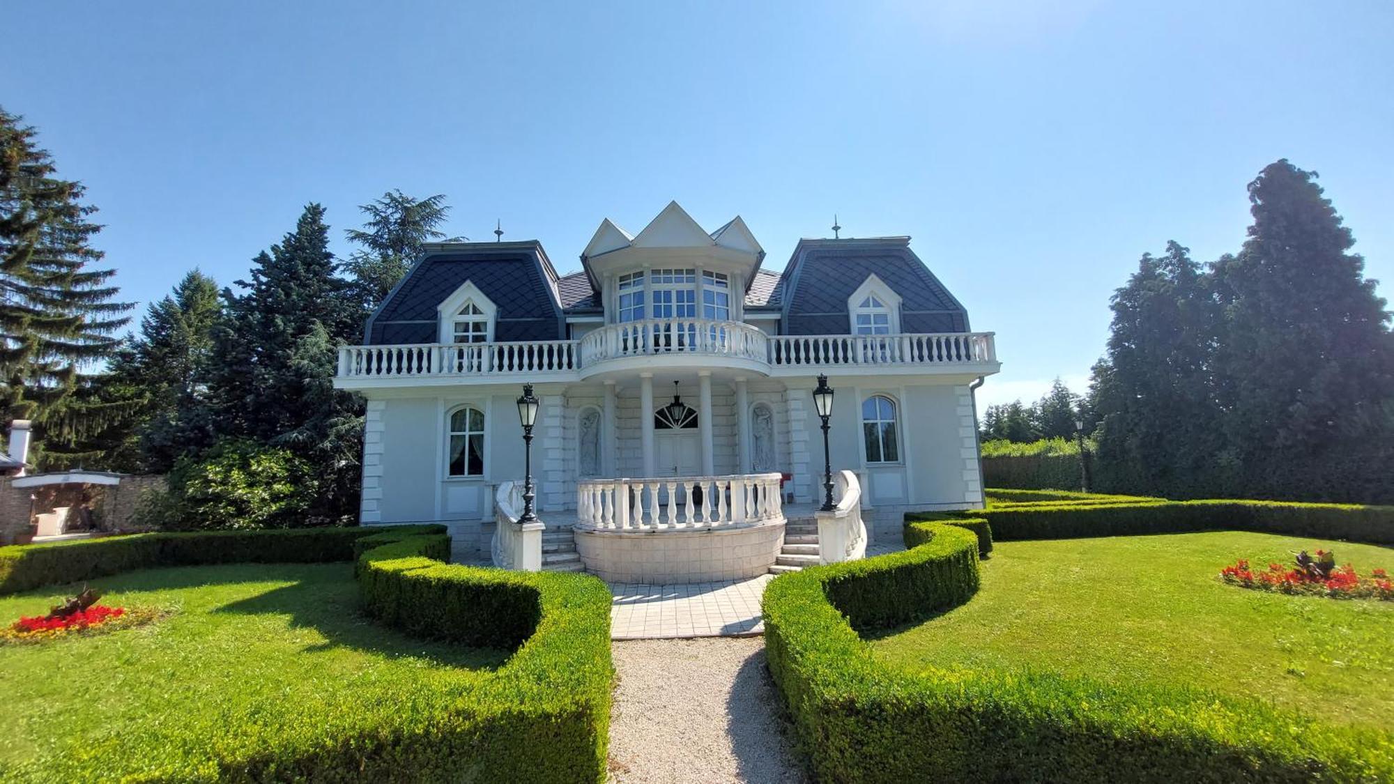 Appartement Castle Garden *** à Szombathely Extérieur photo